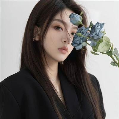 蜘蛛网中的女孩